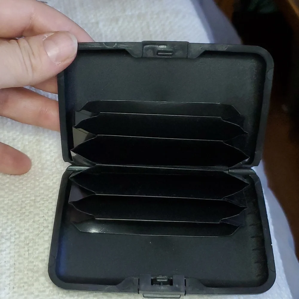 Discreet Mini Wallet - Picture 2 of 5